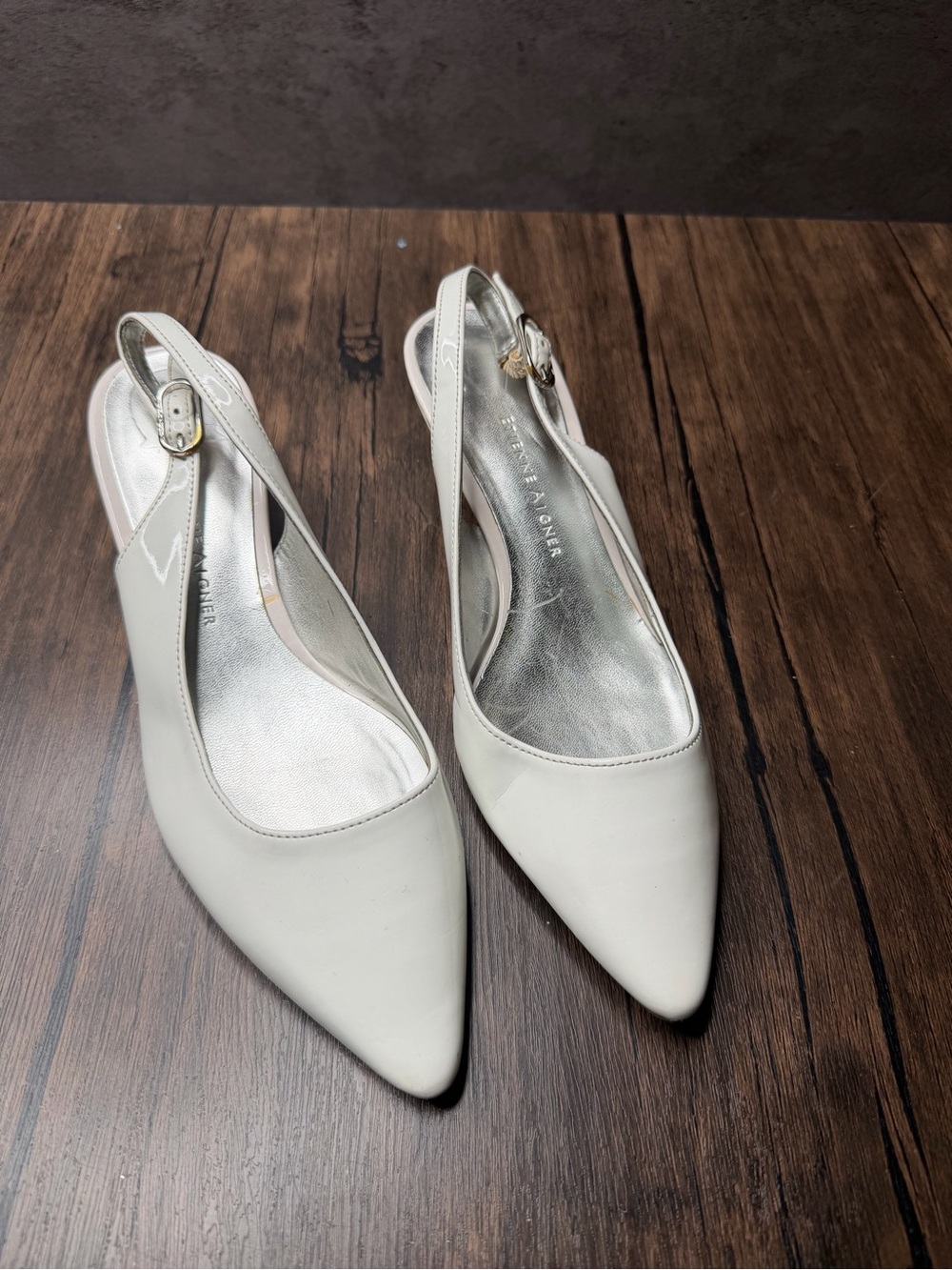 Etienne Aigner White Patent Pointed Toe Slingback Kitten Heels – Size 8.5M